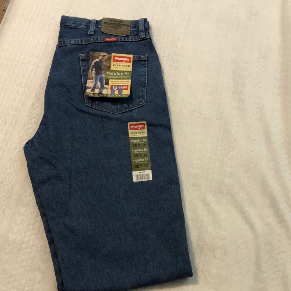 Men’s Wrangler Jeans Regular Fit 38 x 34 NWT dark rinse Denim